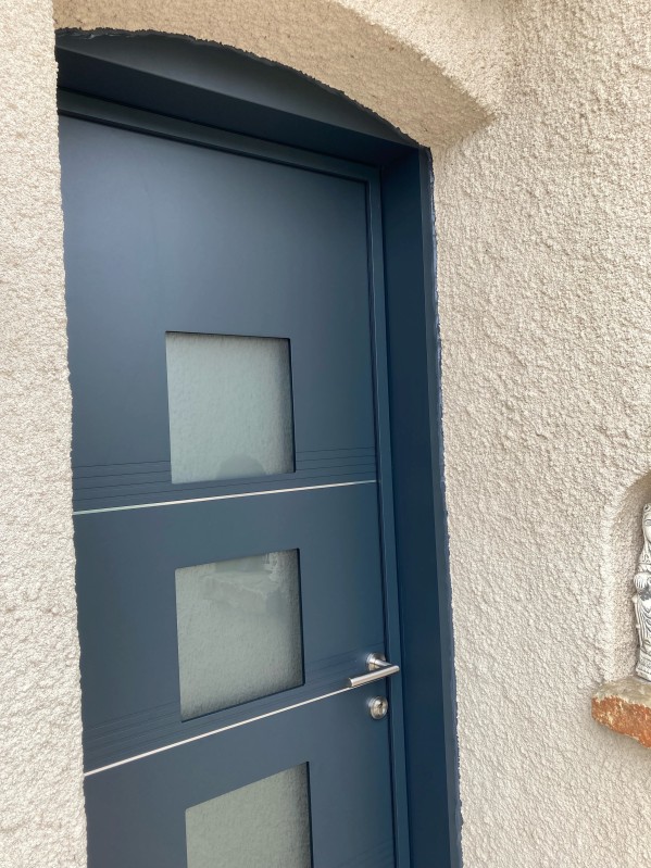 Installateur de portes d’entrée en Aluminium K-LNE à Toulouse et ses environs