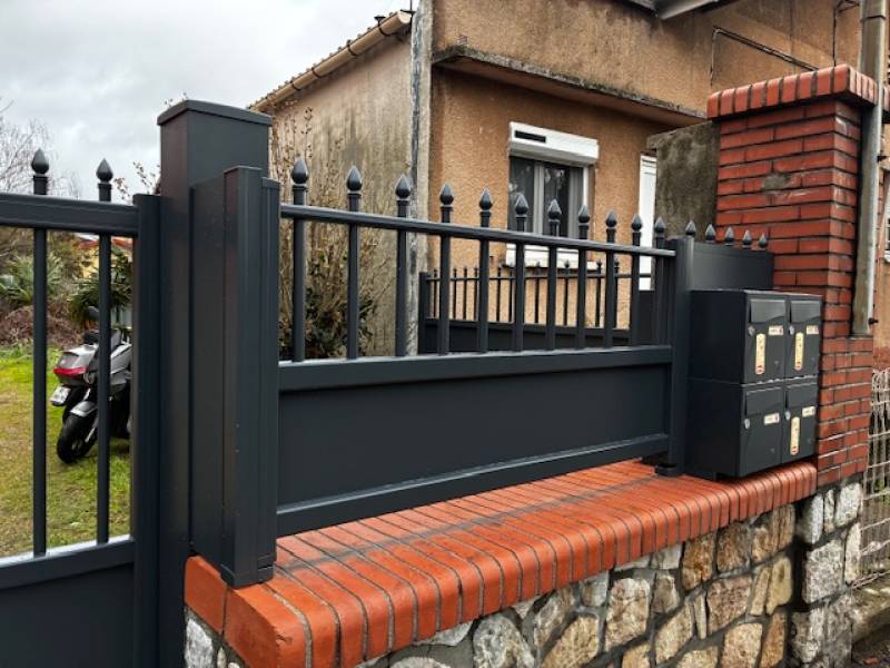 Clôture exterieure posé par fenêtres et vérandas toulousaines