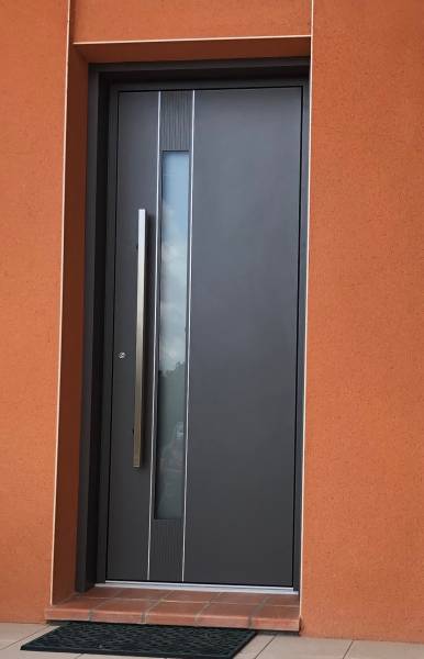 PORTE ENTREE KLINE MONOBLOC MAJGONG GRIS ANTHRACITE 2900 SABLESAHARA FINITION BOIS