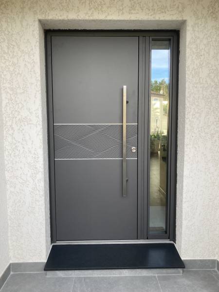 Porte d'entrée à  Lapeyrouse-Fossat