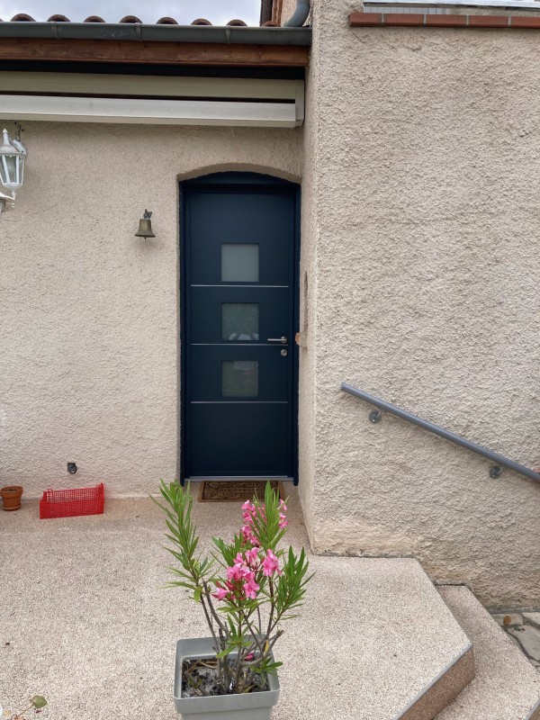 Installateur de portes d’entrée en Aluminium K-LNE à Toulouse et ses environs