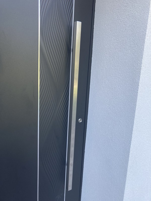 Installateur de portes d’entrée en Aluminium K-LNE à Toulouse et ses environs